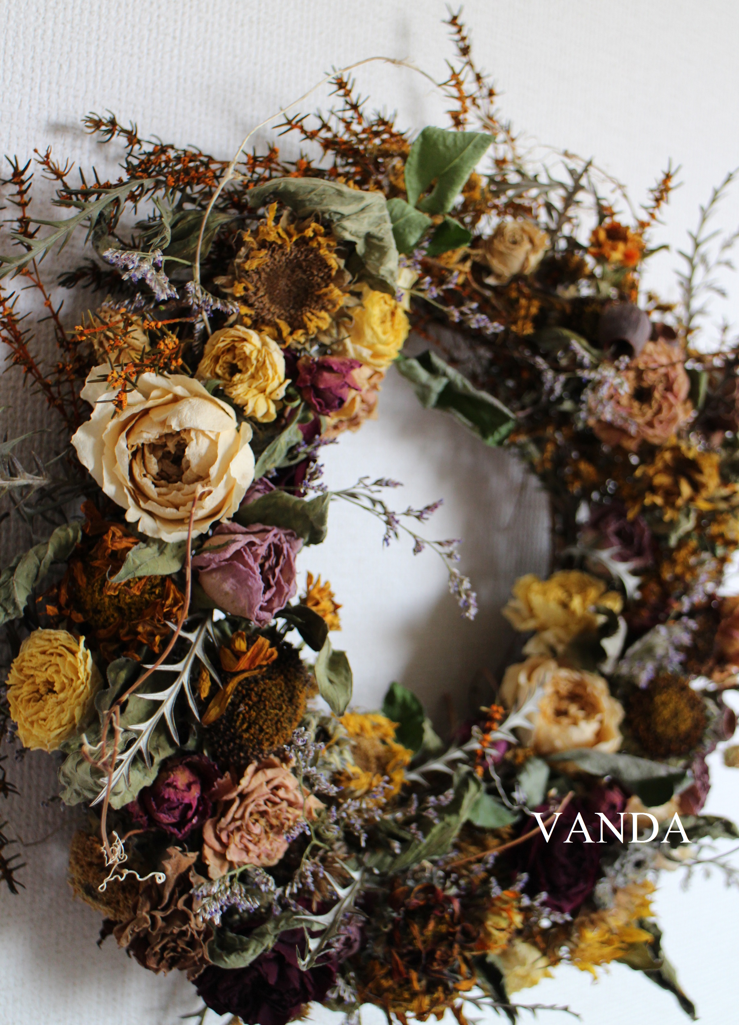 ドライフラワーの秋色リース - Flower-VANDAの花ブログ